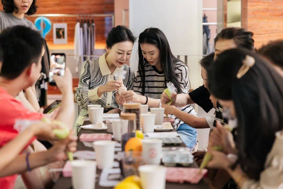 之旅」共庆专属“她”的闪耀时刻pg电子免费模拟器开启「五感(图18)