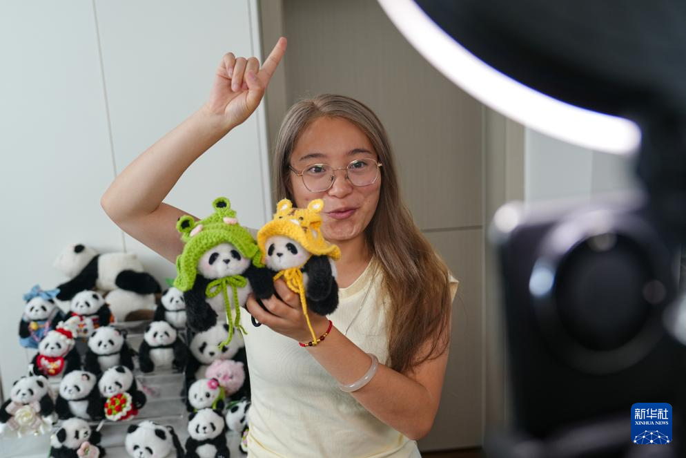 “悦己”：中国兴起“犒赏”消费新势力pg电子免费模拟器游戏从“必需”到